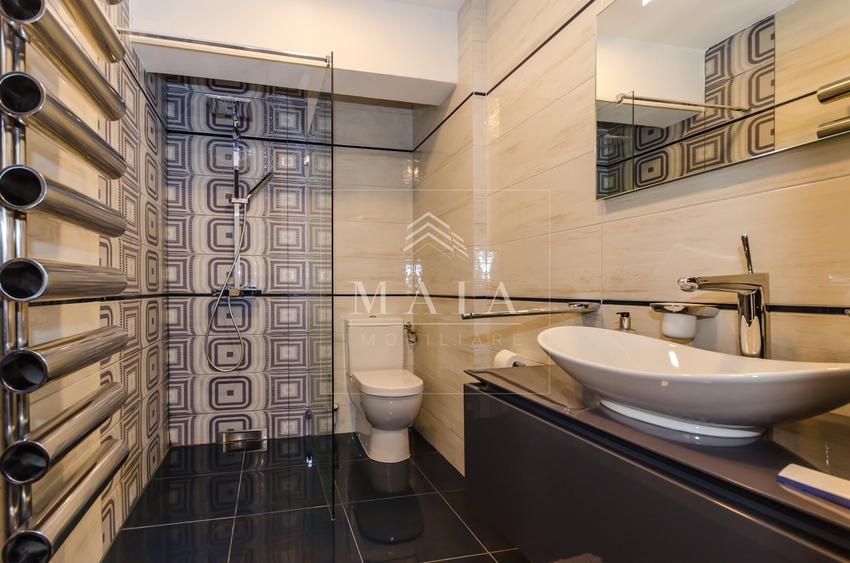 Penthouse cu 4 camere decomandat în Mihai Viteazul