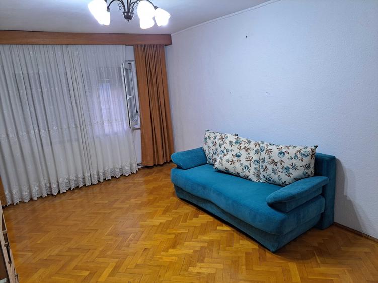 Apartament cu 2 camere decomandat în Sărari