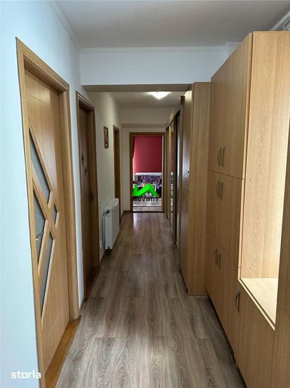 Apartament cu 3 camere decomandat în Turnișor