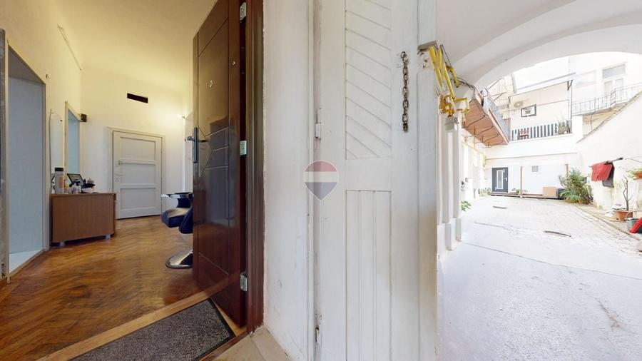 Apartament cu 3 camere decomandat în Centrul Istoric