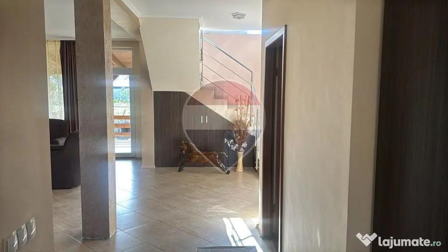 Casă cu 5 camere cu Teren 535 Mp în Sântandrei