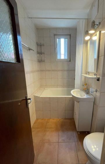 Apartament cu 3 camere decomandat, mobilat în Dristor