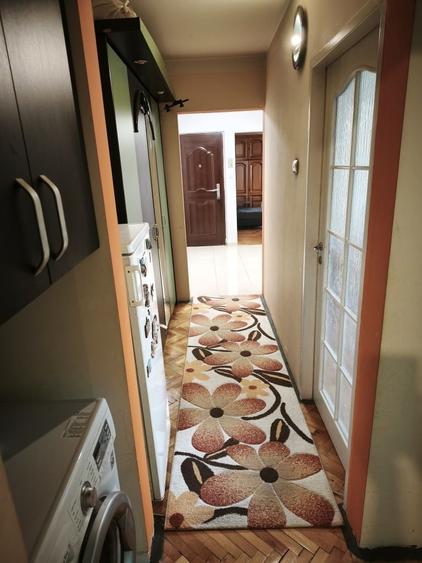 Apartament cu 3 camere decomandat în Decebal