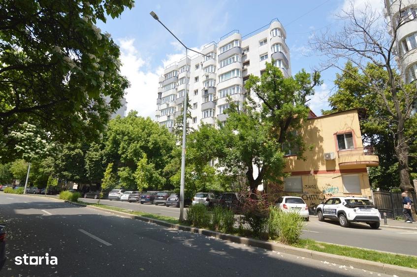 Apartament cu 4 camere decomandat în Grivița