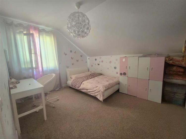 Casă individuală cu 5 camere cu Teren 286 Mp în Moara