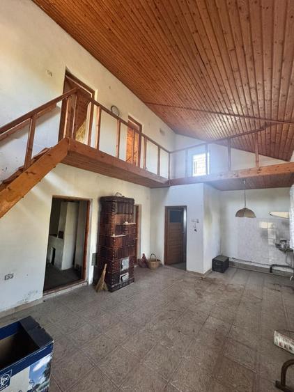 Casă individuală cu 5 camere cu Teren 3706 Mp în Butimanu