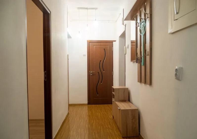Apartament cu 2 camere decomandat, mobilat în Tractorul