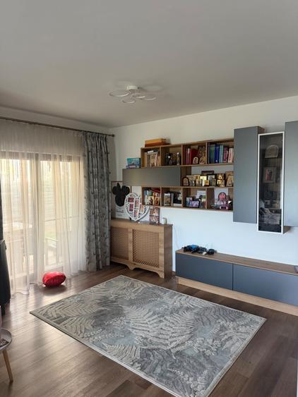 Casă cu 4 camere cu Teren 1000 Mp în Exterior Vest