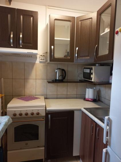 Apartament cu 2 camere nedecomandat, mobilat în Tomis Nord