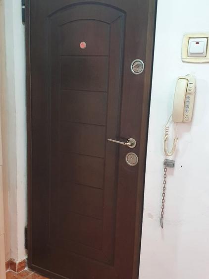 Apartament cu 2 camere decomandat în CET