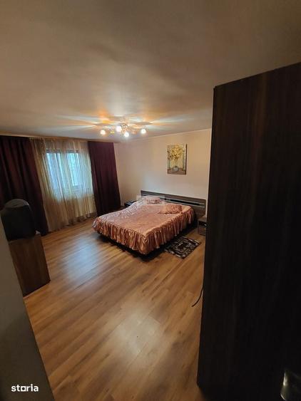 Casă cu 4 camere cu Teren 1000 Mp în Garoafa