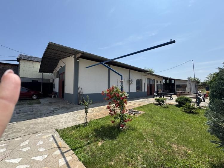 Casă individuală cu 4 camere cu Canalizare în B-dul București