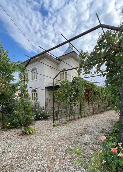 Casă cu 6 camere în Diculești