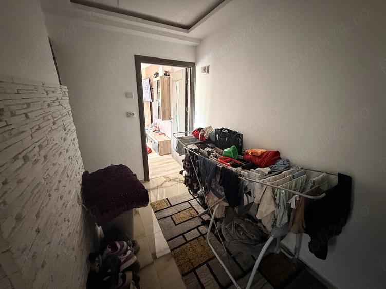 Ofer apartament cu doua camere si baie in resita caras severin la schimb cu casa - 1