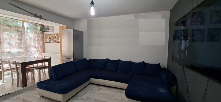 Apartament cu 3 camere în Micro 18
