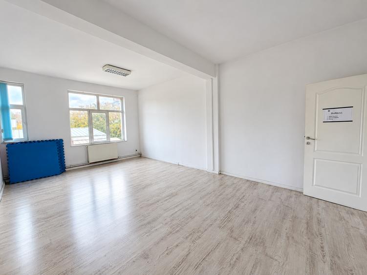 Spațiu comercial, de 200 mp, în Florești