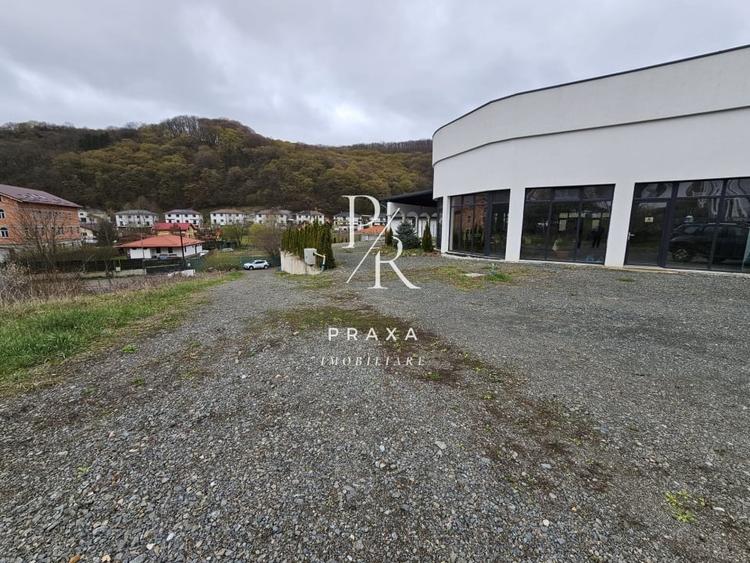 Spațiu comercial, de 565 mp, în Florești