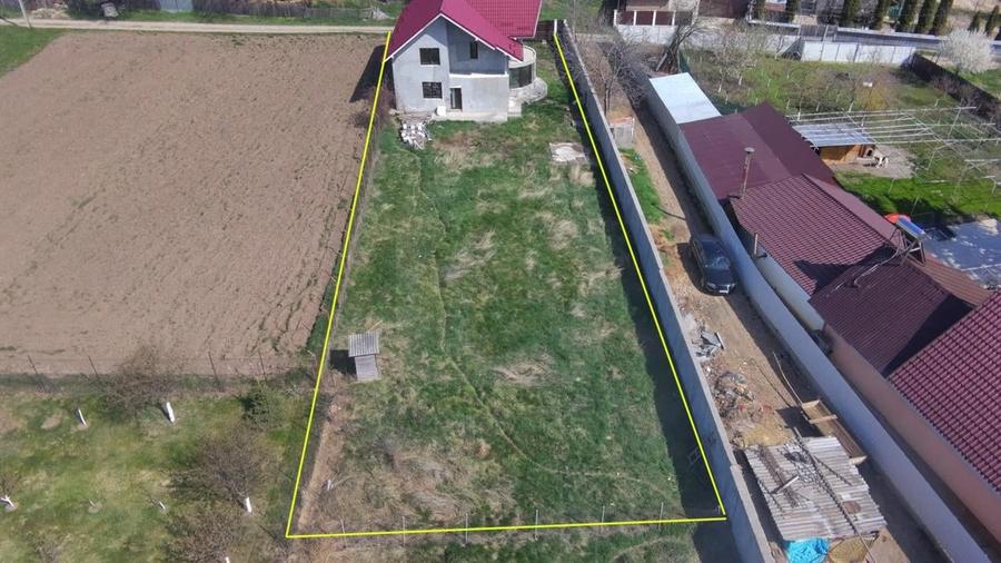 Casă cu 4 camere cu Teren 953 Mp în Gura Văii