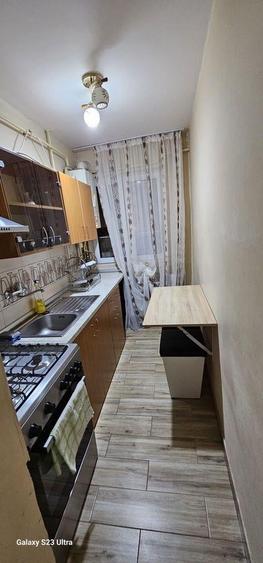 Apartament cu 2 camere, mobilat în Craiovița Nouă