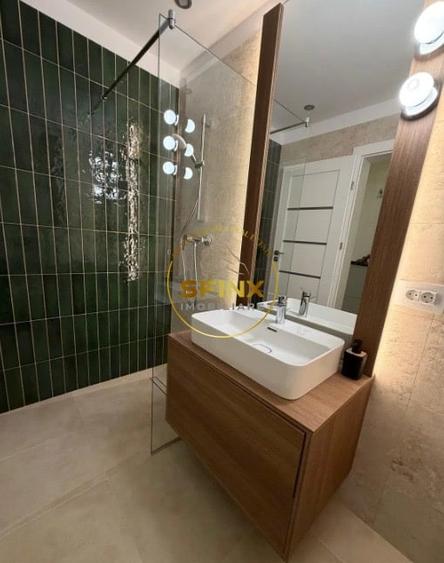 Apartament cu 3 camere semidecomandat, mobilat în Barbu Văcărescu
