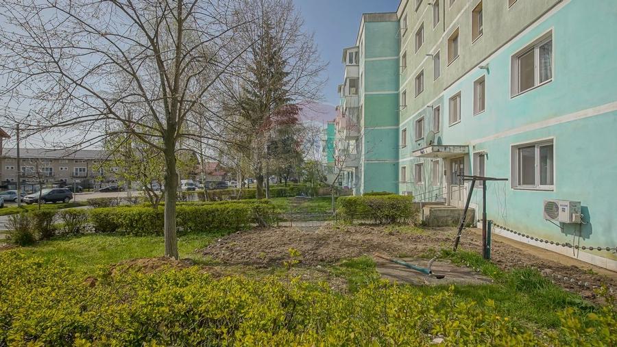 Apartament cu 3 camere semidecomandat în Nord