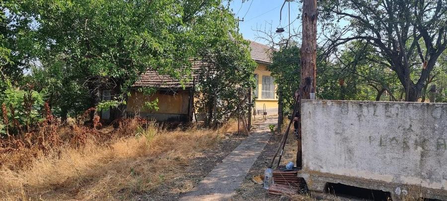 Casă cu 4 camere în Salcia