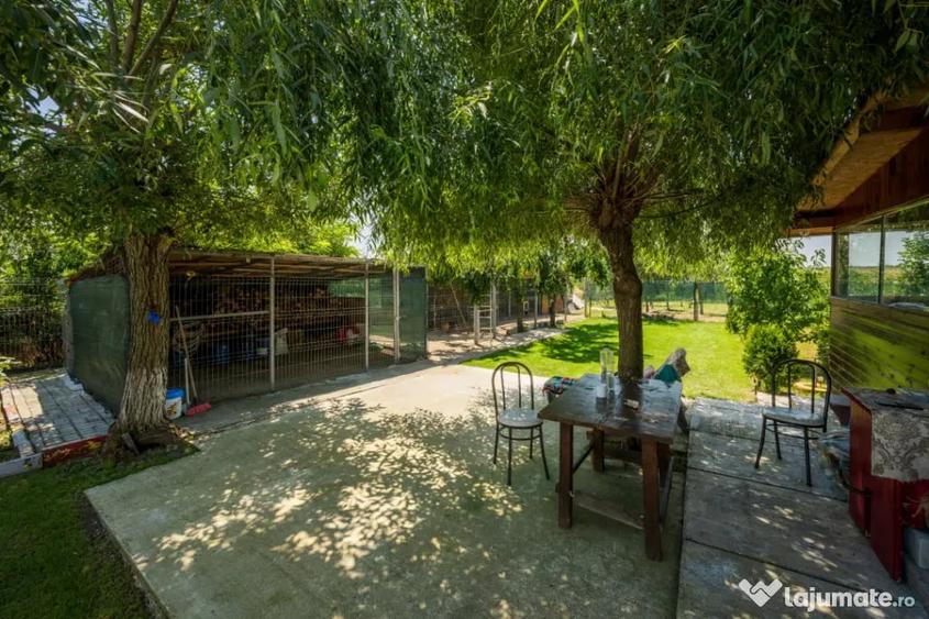 Casă cu 3 camere cu Teren 2200 Mp în Răcari