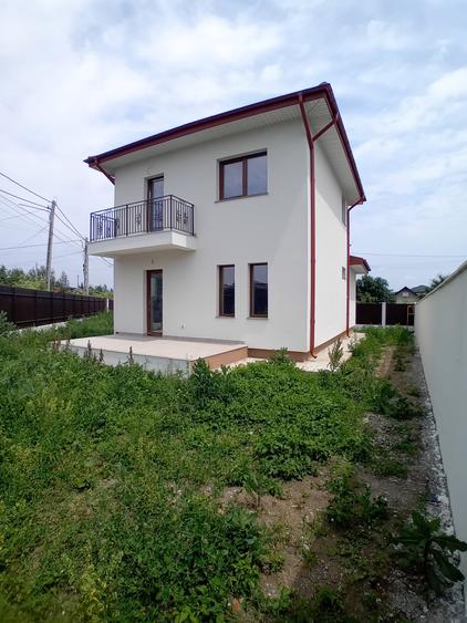 Casă individuală cu 4 camere cu Teren 350 Mp în Valea Ursului