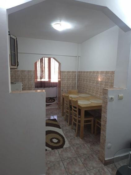 Inchiriez apartament 2 camere - decomandat - zona Confectii - 3