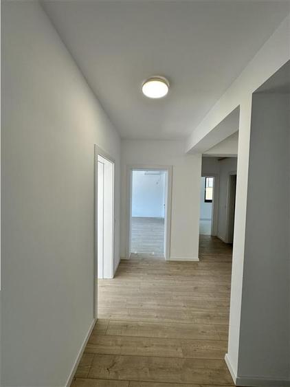 Apartament cu 3 camere decomandat în Albert