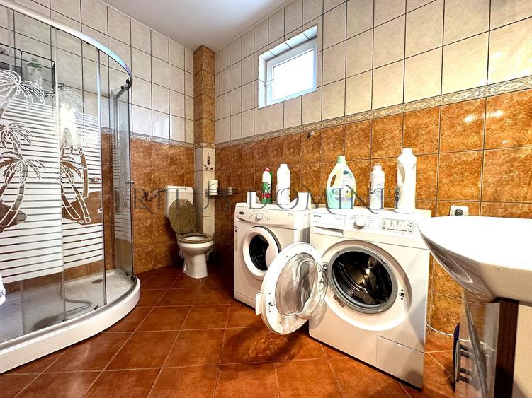 Casă individuală cu 6 camere cu Canalizare în Oncea