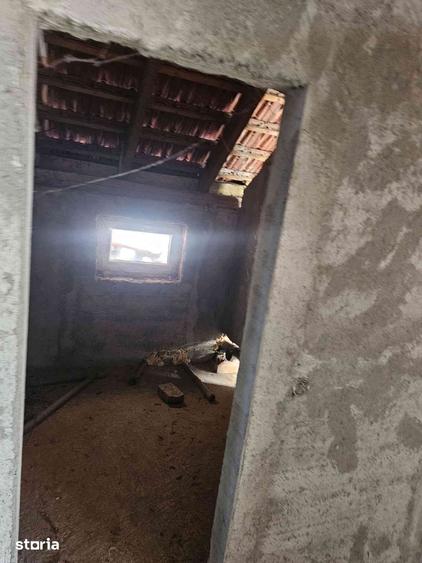 Casă cu 4 camere cu Teren 1418 Mp în Săcălaz
