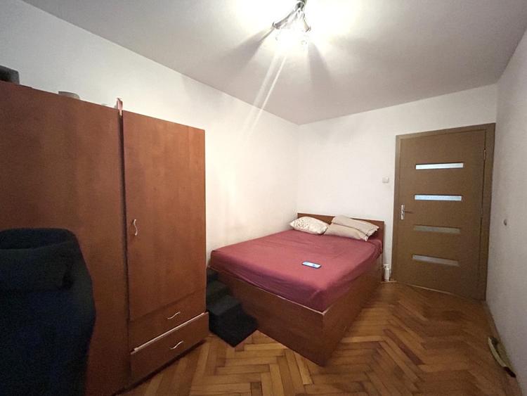 Apartament cu 3 camere semidecomandat, mobilat în P-ța Doina