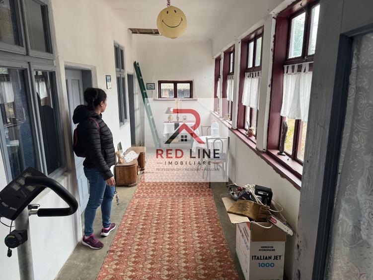 Casă cu 6 camere cu Canalizare în Roșiori