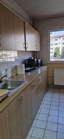 Apartament cu 3 camere semidecomandat în Govândari