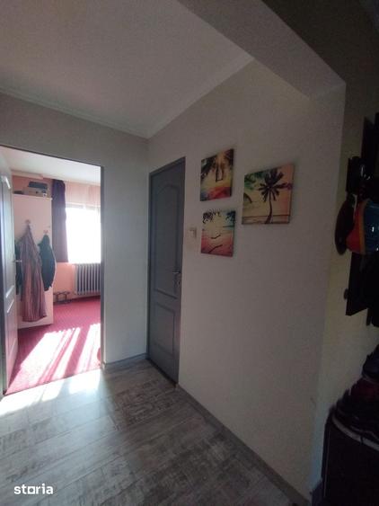 Apartament 3 camere decomandat pe strada Barsei - 8