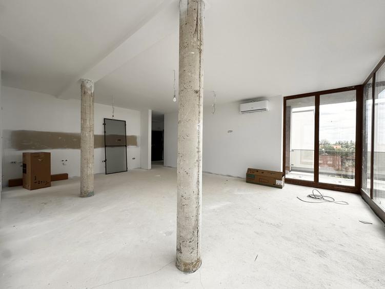 Apartament cu 3 camere decomandat în Fratelia