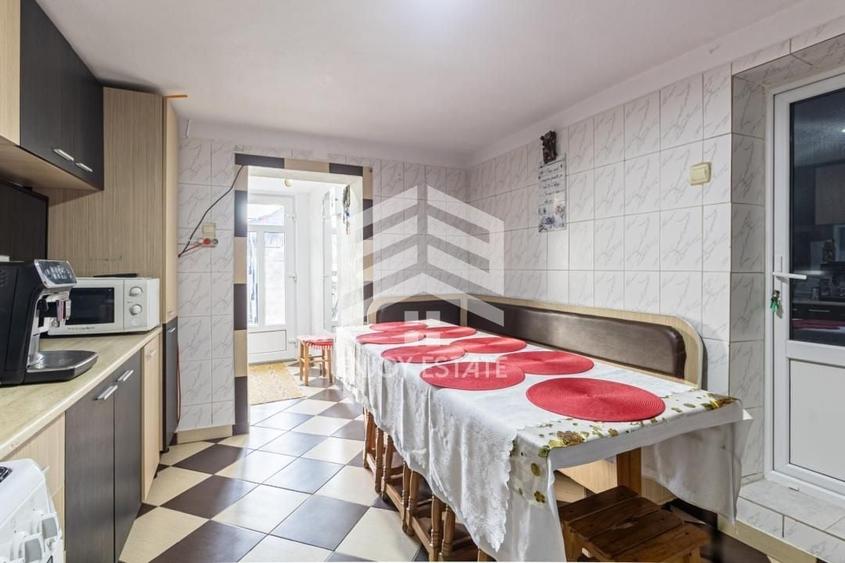 Casă individuală cu 5 camere cu Teren 245 Mp în Gării