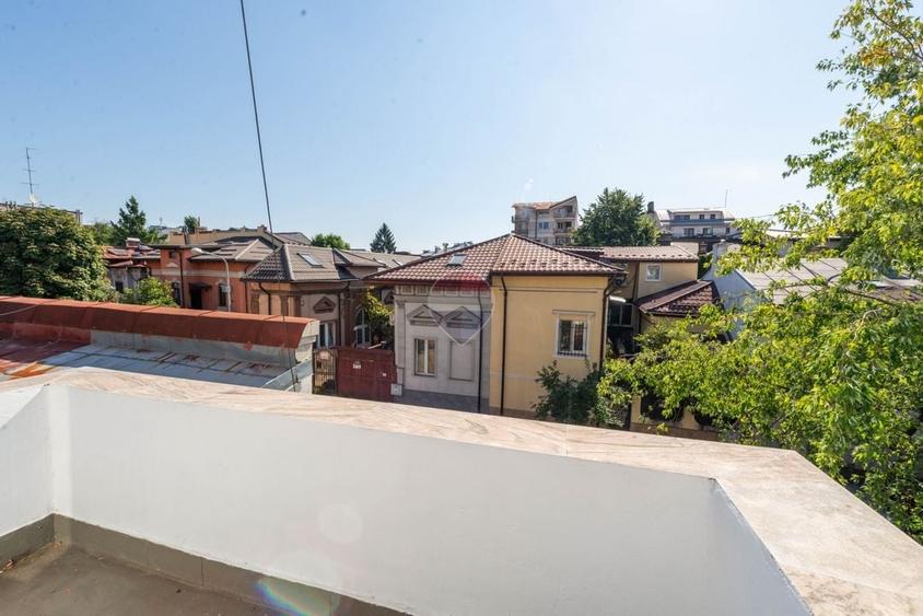 Casă individuală cu 5 camere cu Teren 125 Mp în Gara de Nord