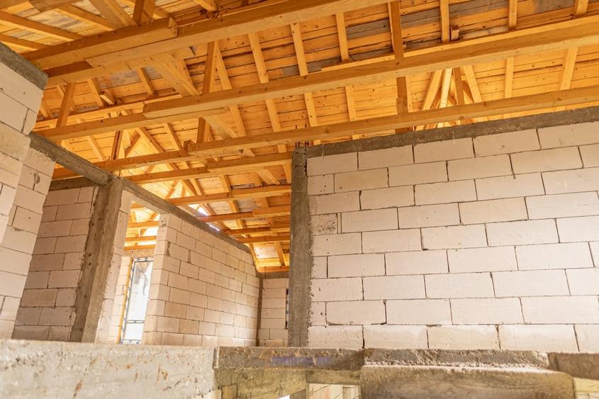 Casă individuală cu 5 camere cu Teren 1440 Mp în Cernu
