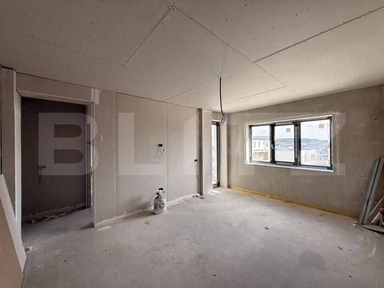 Apartament cu 2 camere decomandat în Est