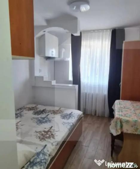 Garsonieră decomandată în Central