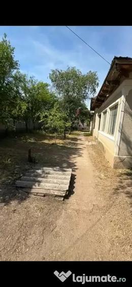 Casă cu 5 camere în Țigănești