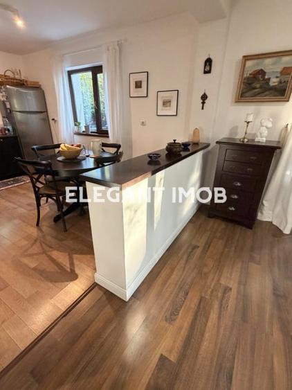 Casă individuală cu 6 camere cu Teren 600 Mp în Corbeanca