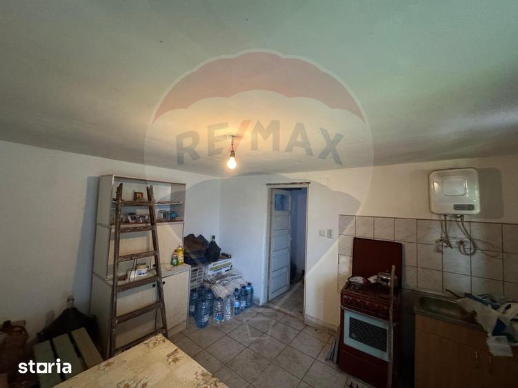 Casă cu 2 camere cu Teren 1172 Mp în Zădăreni