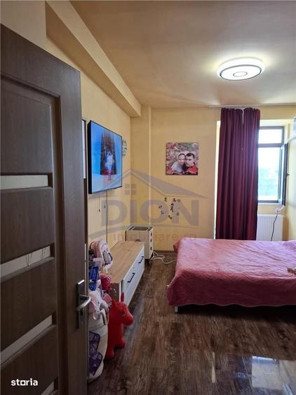 Apartament cu 3 camere decomandat în Central