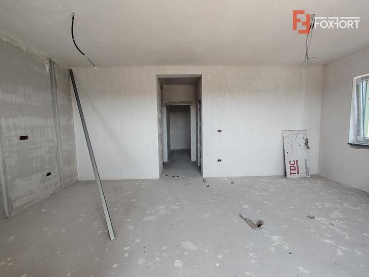 Apartament cu 2 camere decomandat în Giroc