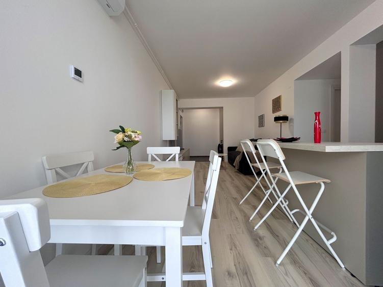 Apartament cu 3 camere decomandat, mobilat în Lipovei