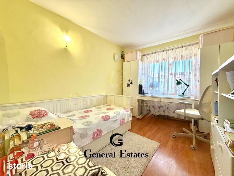 Apartament cu 3 camere decomandat în Nicolina