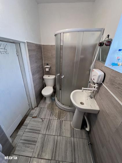 Casă cu 4 camere cu Teren 3122 Mp în Petrești